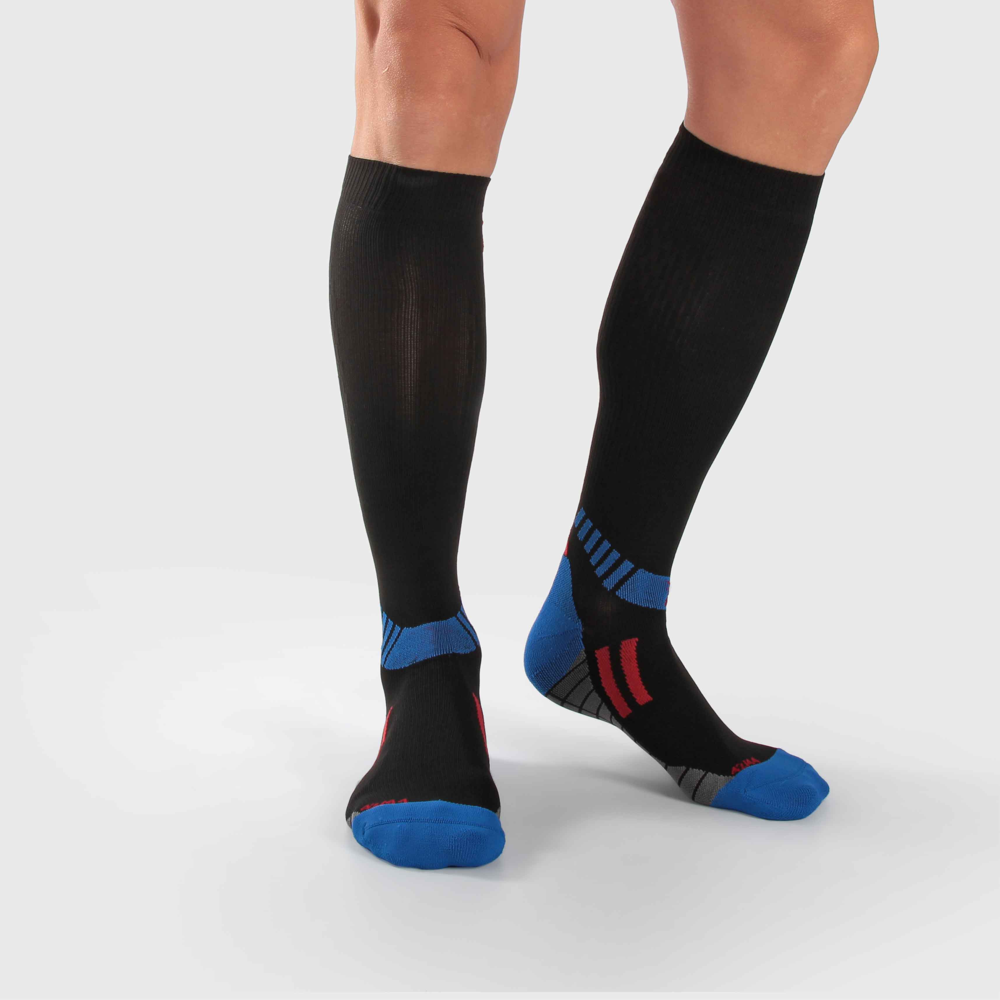 calcetines-compresion-ropa-material-piernas-perneras-pantorrilleras-hoko -  Escuela de Running